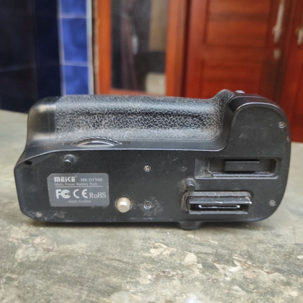 Baterai/Battery/Batre Grip Nikon D7100/D7200