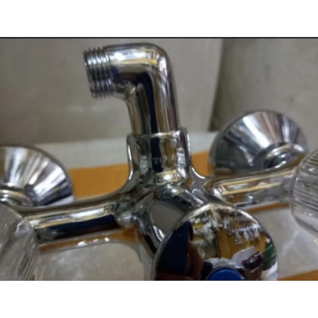 Kran Mixer Sower Panas Dingin TOTO