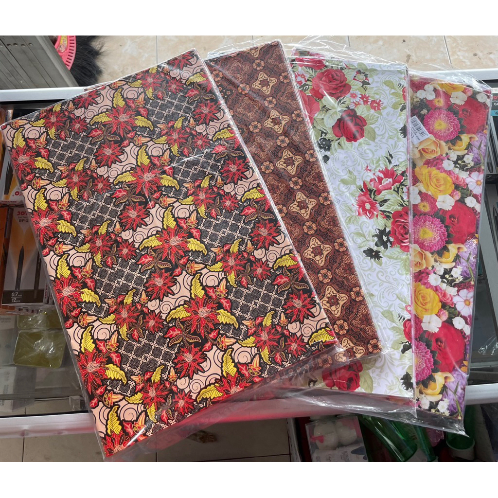 

Kertas Kado/ Bungkus Kado/ sidu/kiky