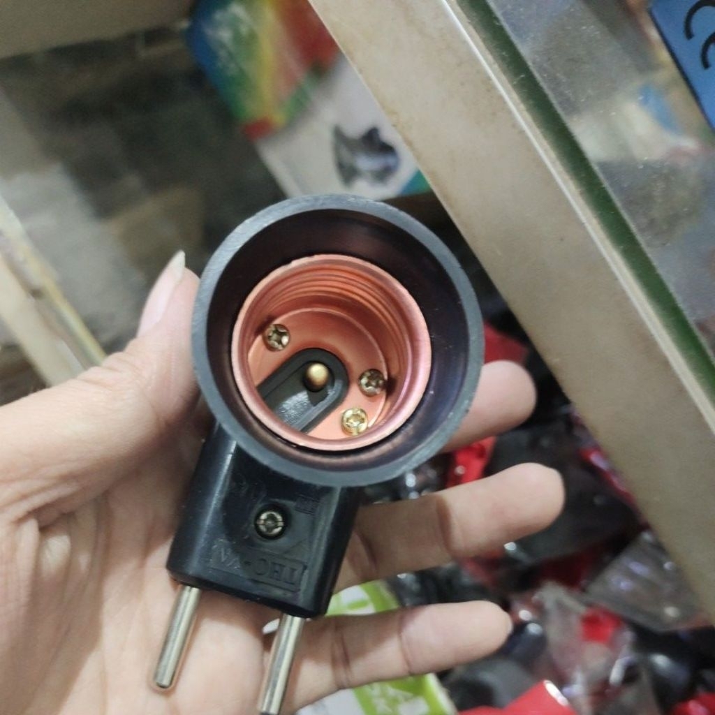 Fitting colokan saklar lampu ruang / lampu tidur