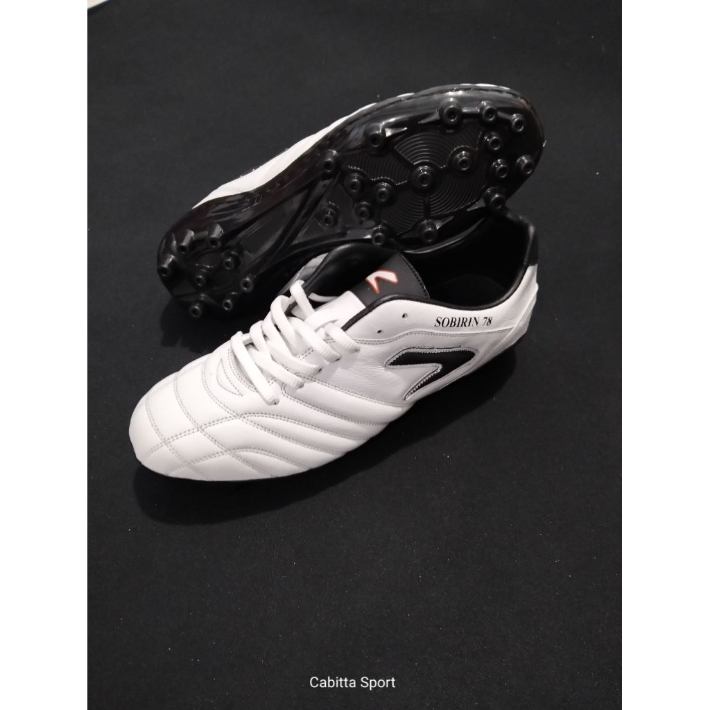 Sepatu Bola Minisoccer (Miniso)