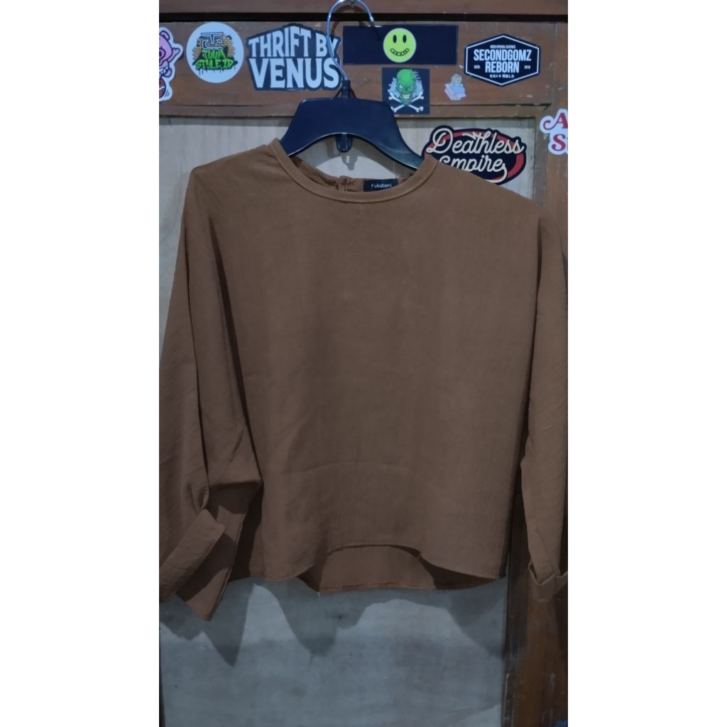 PRELOVED BLOUSE CROP FUKUTANI