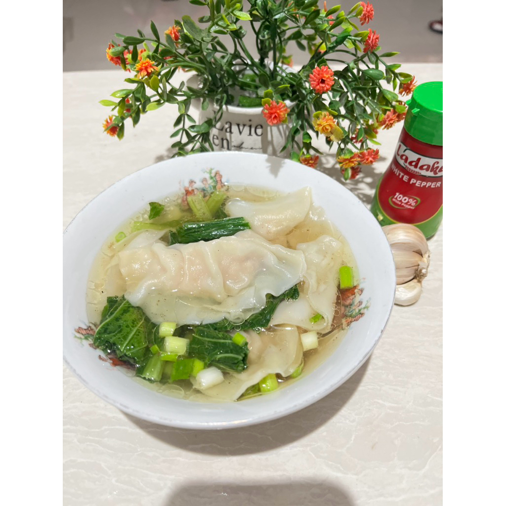 

Pangsit Ayam Kuah (Halal)