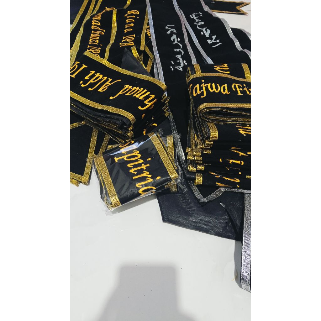 Selempang Wisuda Kain Bludru