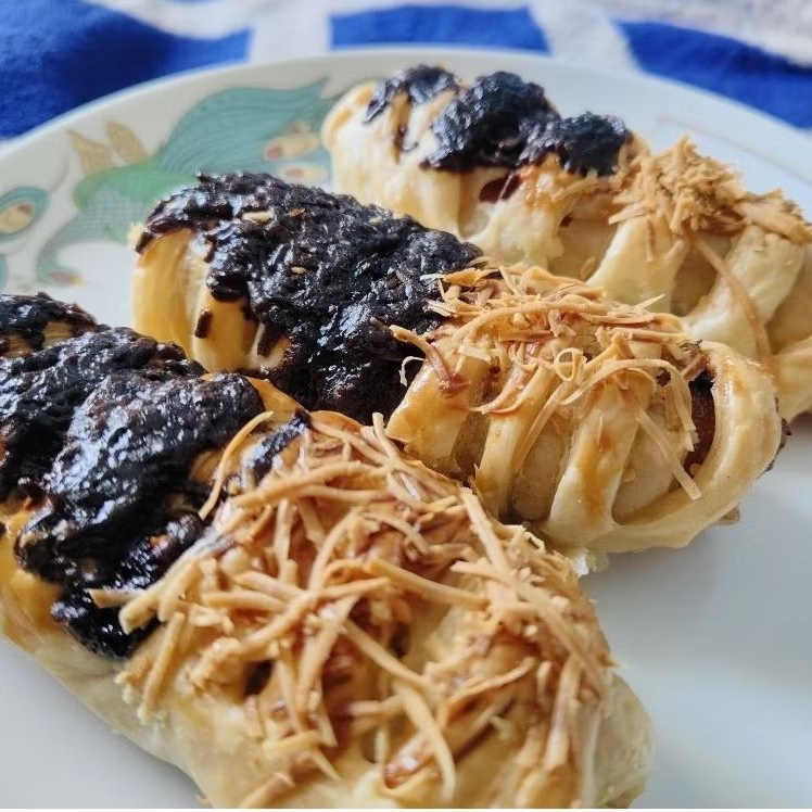 

pisang bolen keju cokelat torpedo