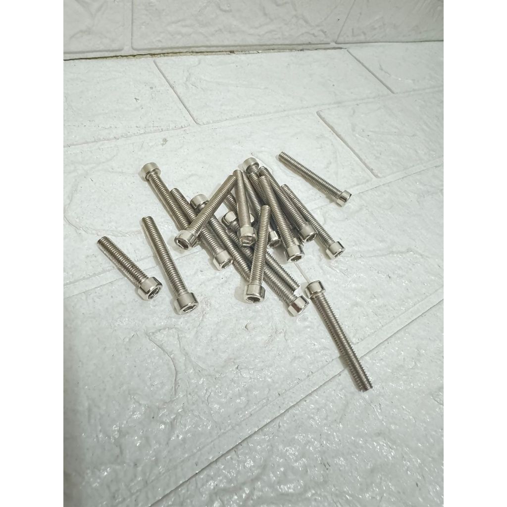 Baut Blok KLX 150 Mesin Bak Mesin Crankcase CVT Kiri Kanan Baud Block KLX 150