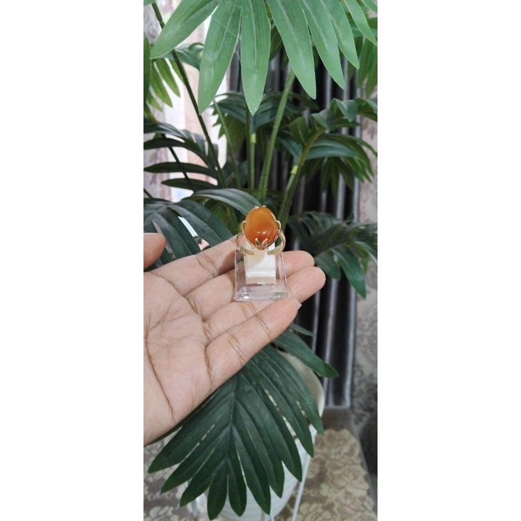 Cincin batu cempaka madu