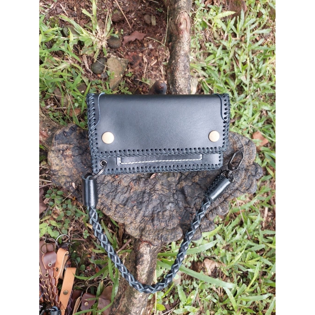 Dompet Panjang Kulit Pria Premium - Rantai Kulit Anyam, Kancing Jepret Klasik