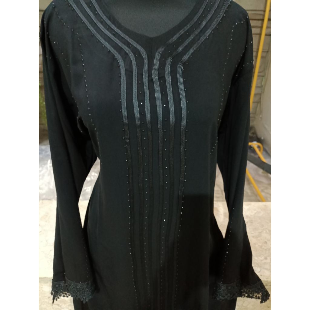 busana muslim hitam gamis hitam abaya hitam