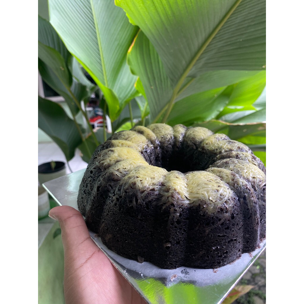 

Bolu Ketan Hitam Lumerr Viral