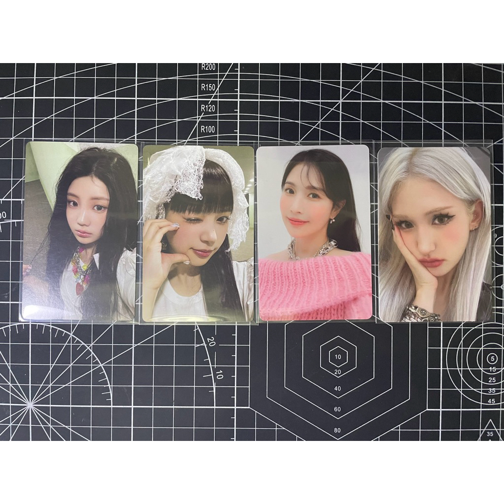 (BACA DESK) PHOTOCARD OFFICIAL ILLIT JEON SOMI BOA