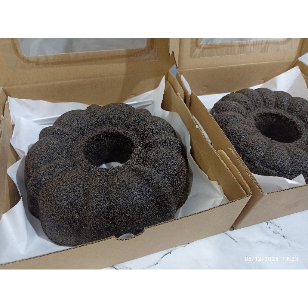 

RB Bolu Ketan Hitam Kukus by Rabiza Brownies and Cakes