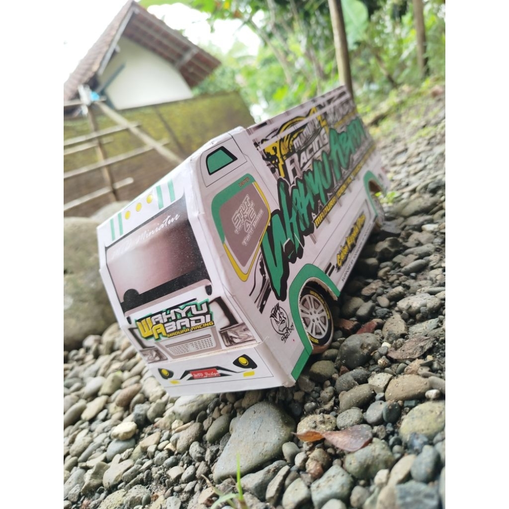 miniatur truk oleng wahyu abadi