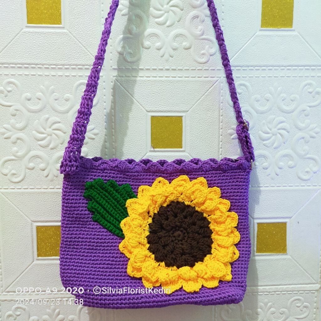 Tas Rajut Handmade (Special harga Ramadhan) Aneka series Premium Sunflo cute/Tas Rajut Stroberi