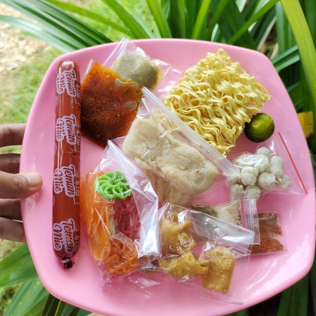 

(baca deskripsi)SEBLAK TOPING SOSIS & cuanki( upgrade produk)