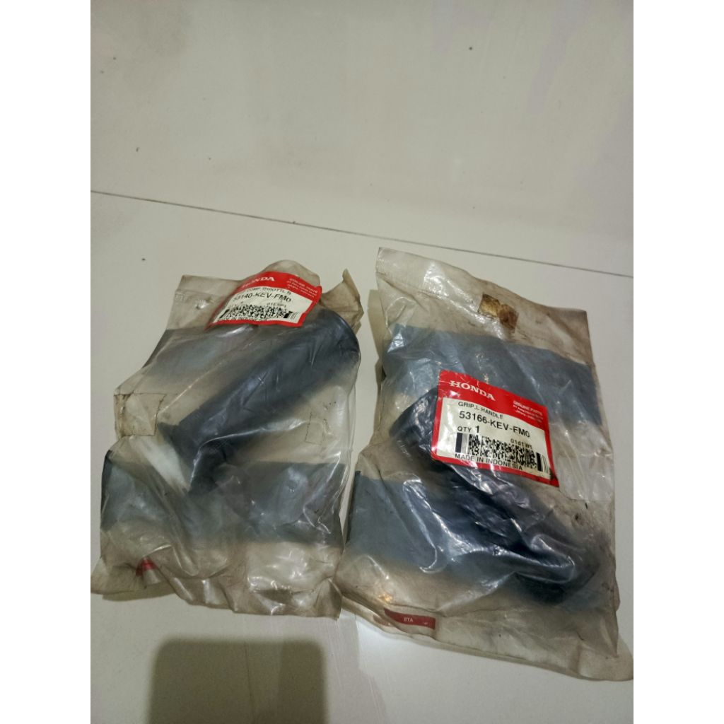 Handgrip Handfat Hanfat Selongsong gas set kanan kiri HONDA Supra X 100 ORIGINAL 53140-KEV-FM0 53166