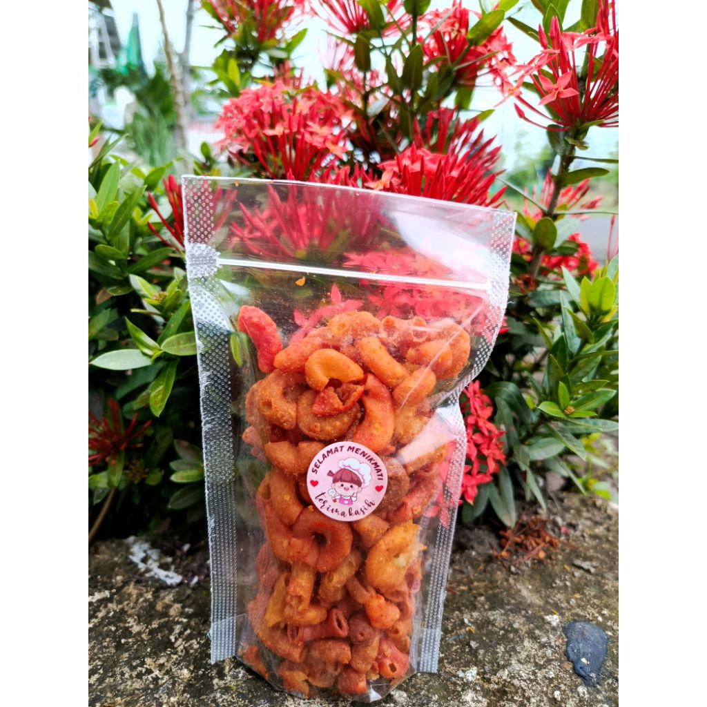 

MAKARONI PIPA PEDAS DAUN JERUK CEMILAN JAJANAN SNACK POUCH VIRAL