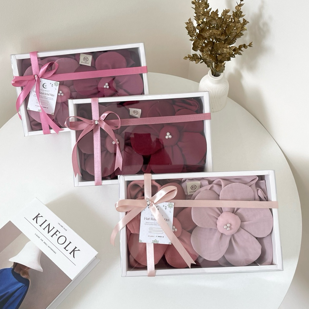 

Efabric - Hampers Hijab | Hampers Gift Wisuda| Hampers Box Ulang Tahun