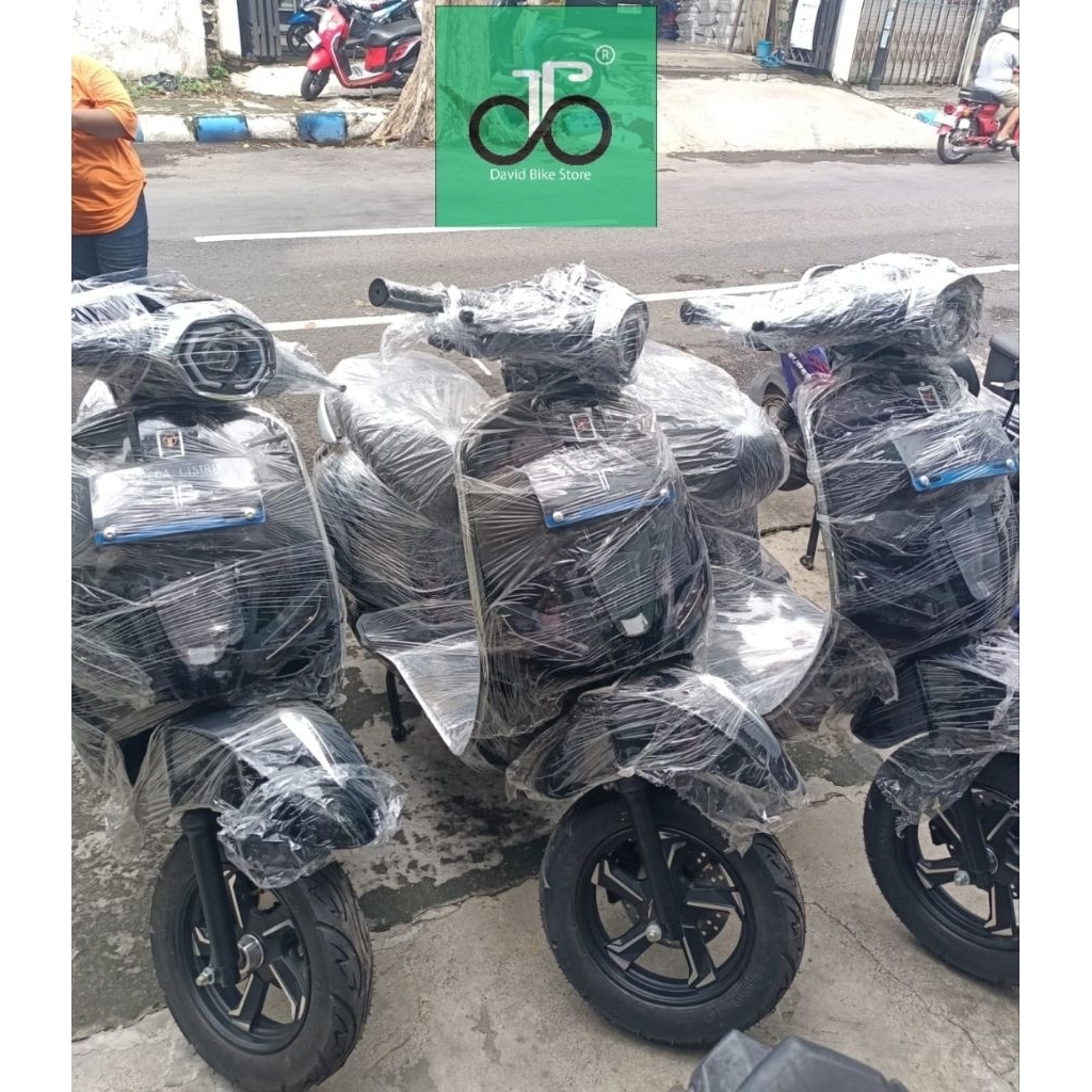 Sepeda Motor Listrik Tomida Wave TERBARU (Model vespa)