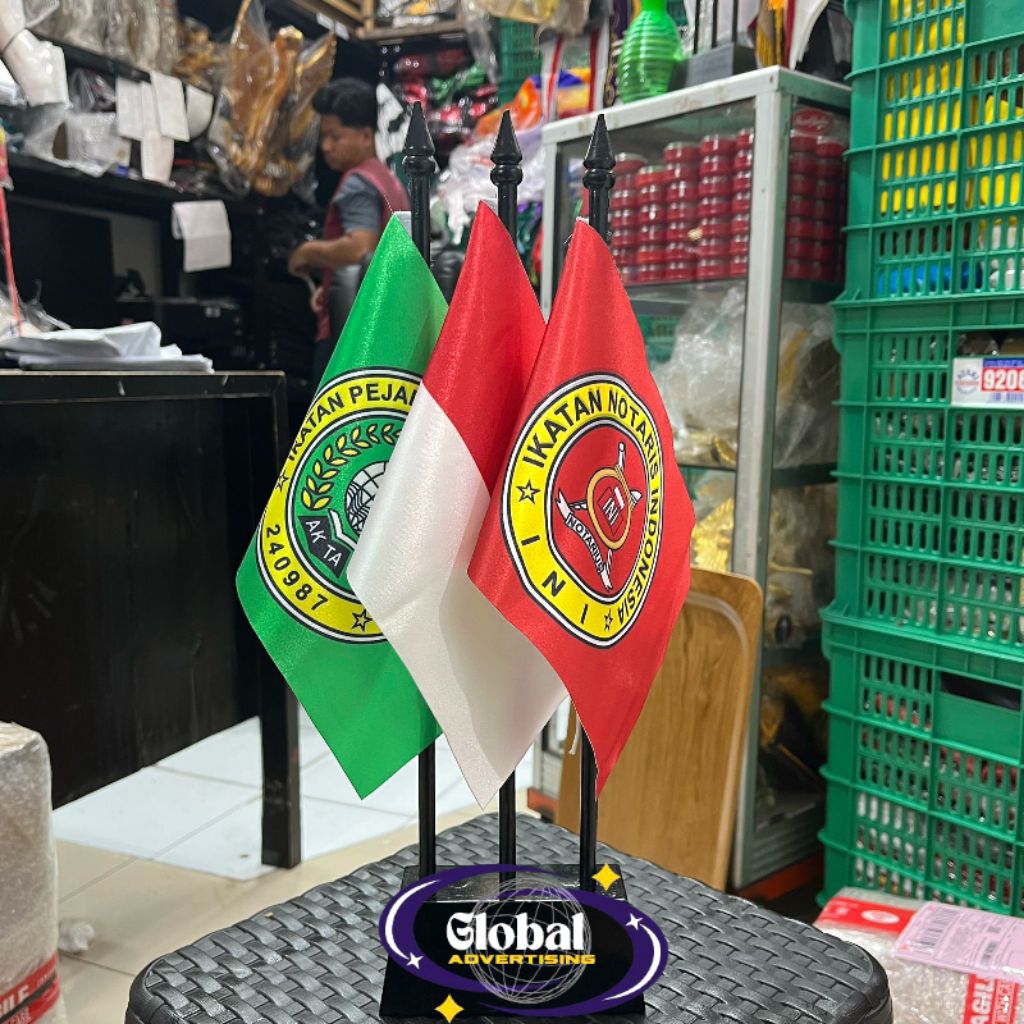 

Bendera Notaris Bendera Indonesia Bendera IPPAT + Tiang Kayu Meja Lobang 3
