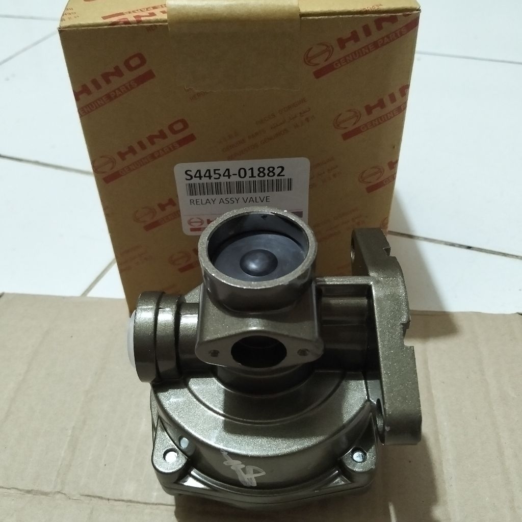 S4454-01882 VALVE AIR KURA KURA REM ANGIN FM260TI HINO ASLI