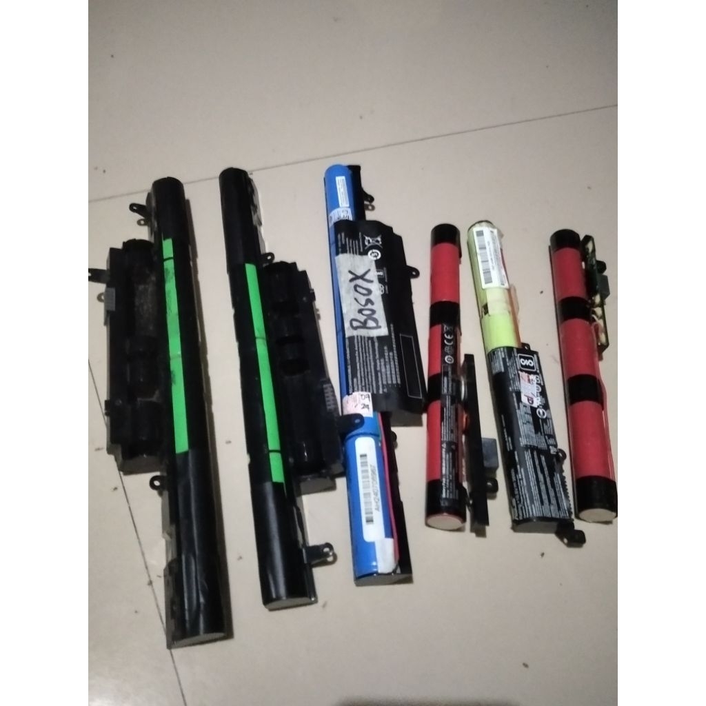 Baterai Batre Batere Rusak Bekas Laptop Harga per Batang Batre Baterai Batere Battery Laptop Bekas R