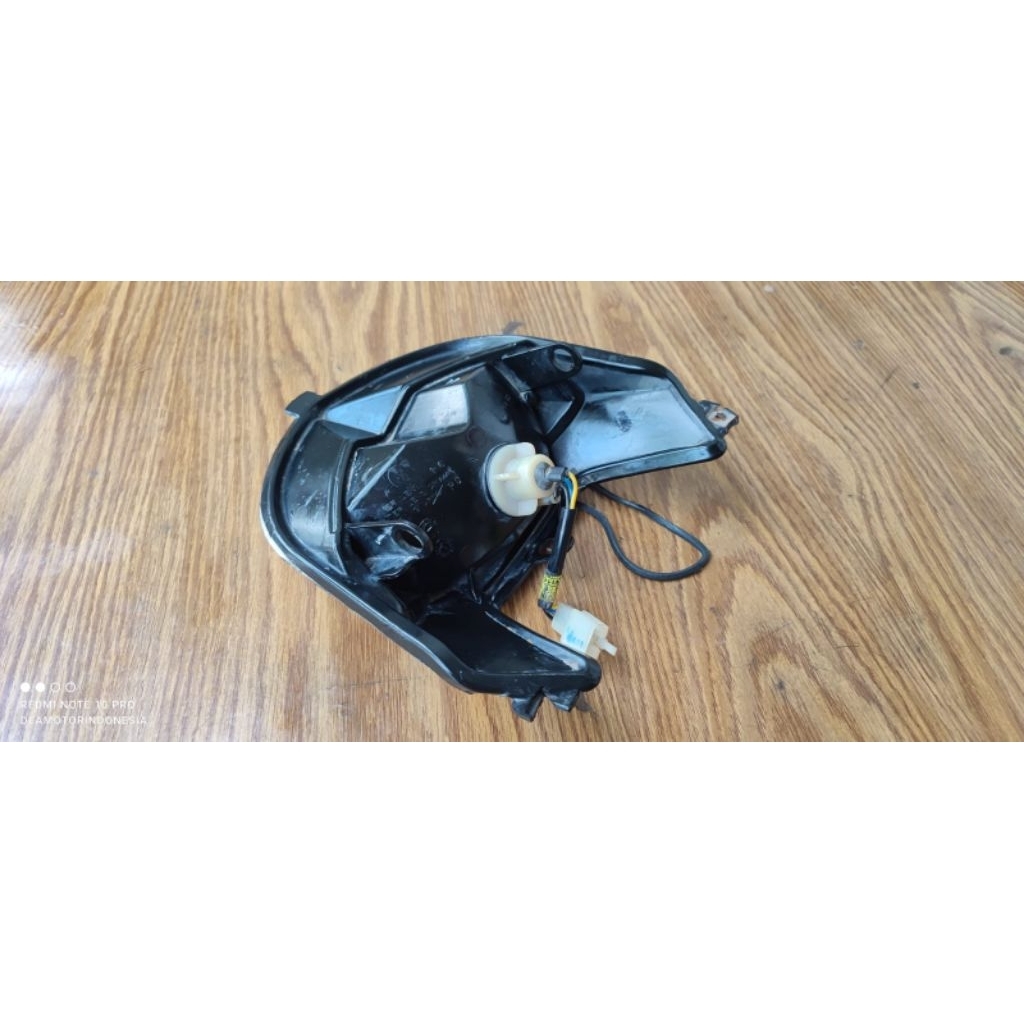 Batok lampu belakang vixion old original / lampu stop rem belakang vixion old original / cover Mika 