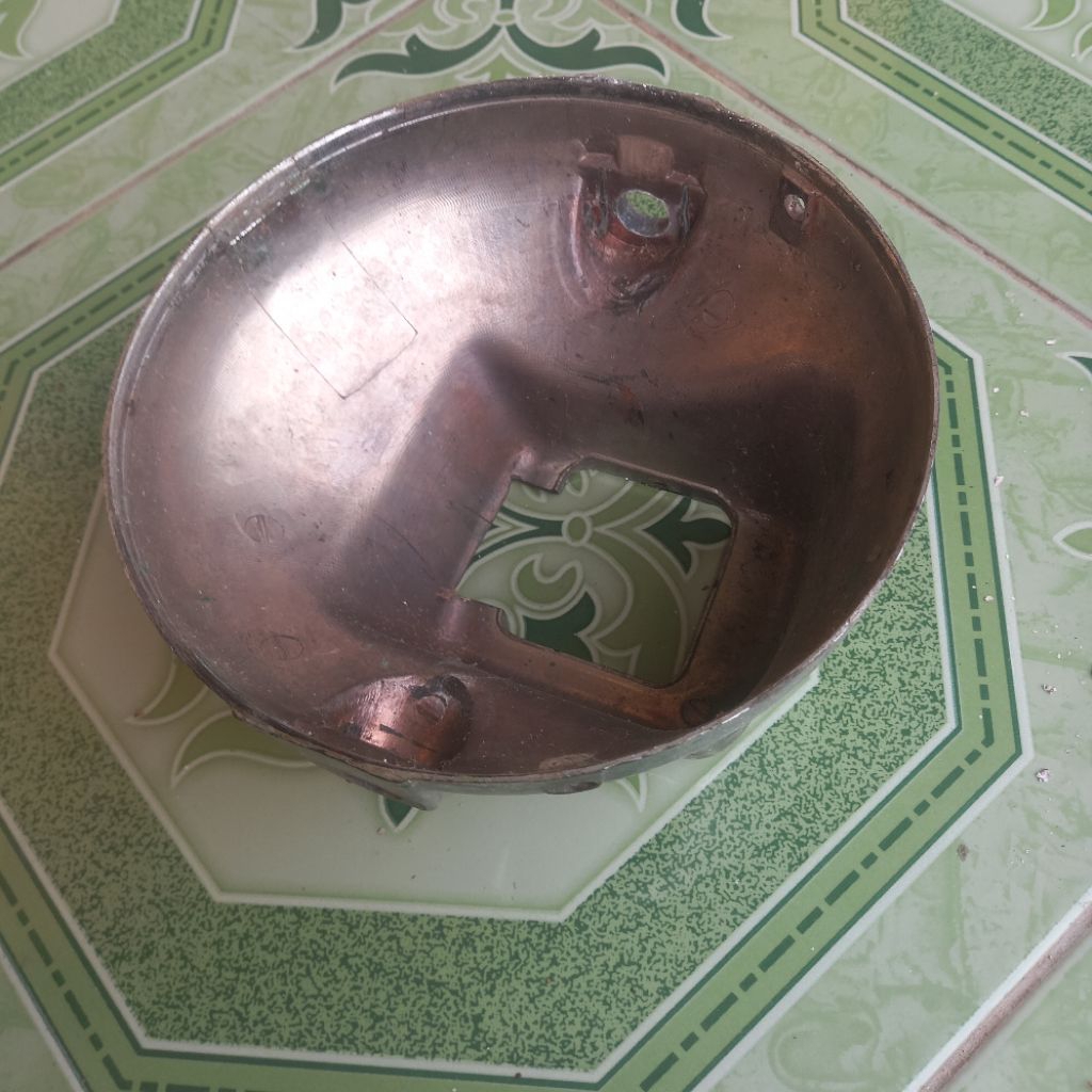 Batok Lampu Depan Tiger 2000 Original