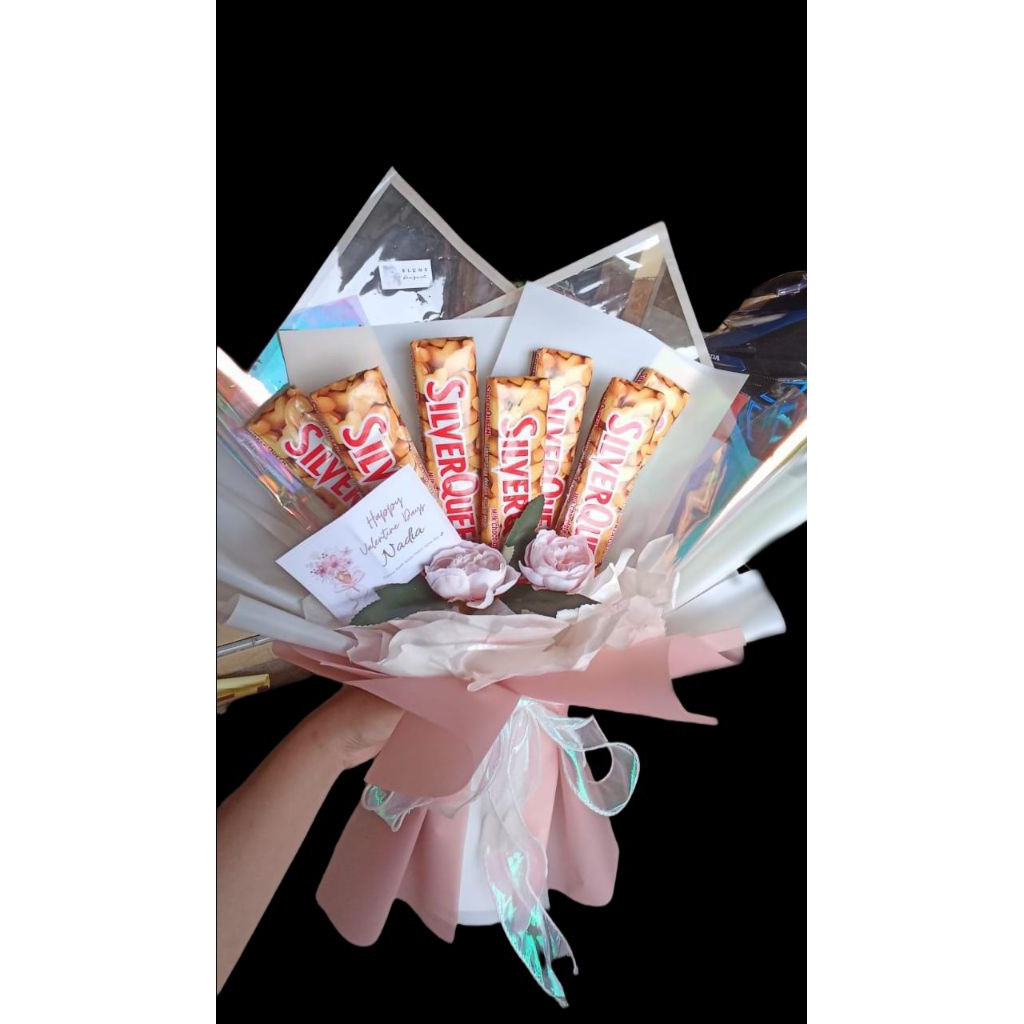 

Buket bunga silverqueen 55gr gift/kado/Valentine/surprise/wisuda/sempro