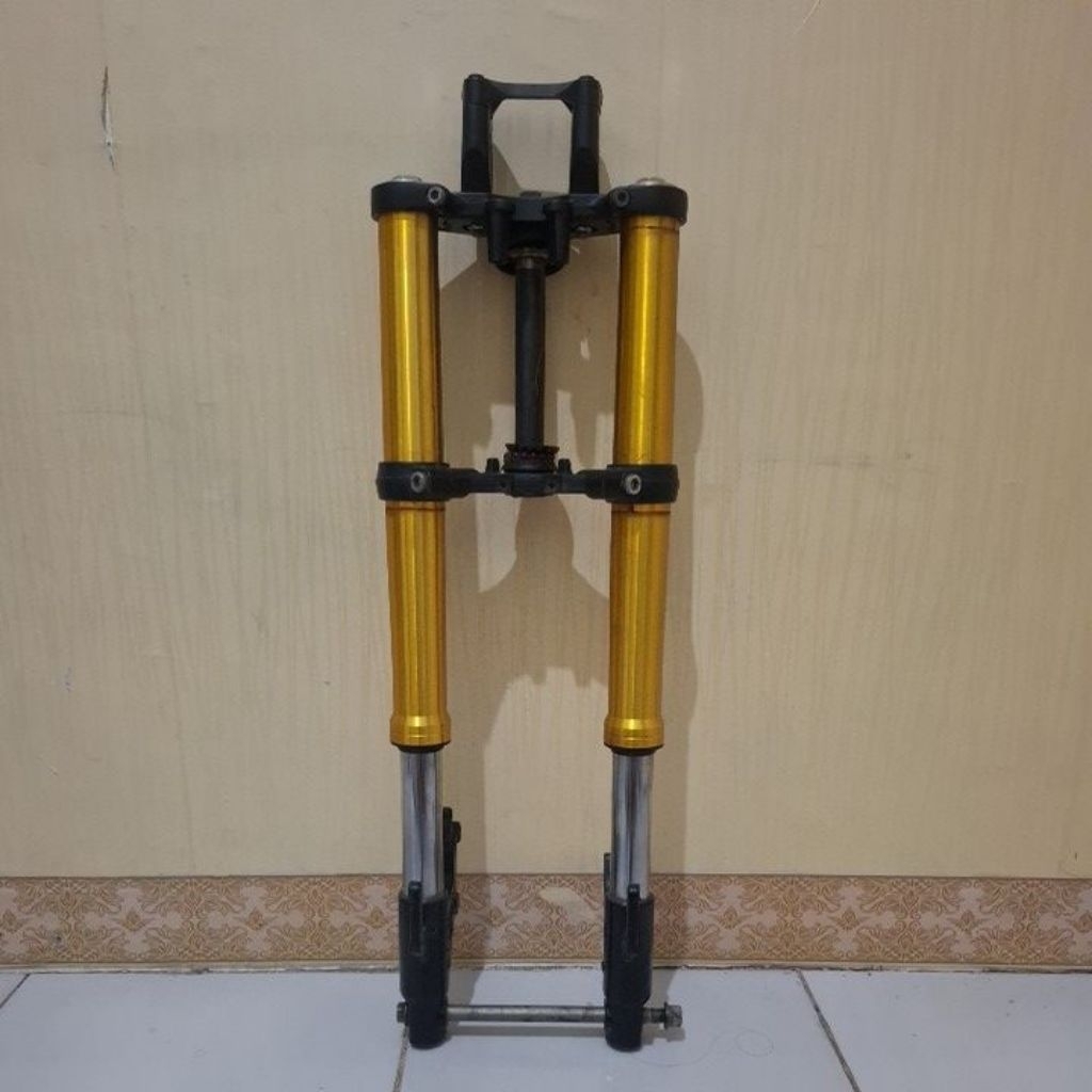 shock USD Upsidown New R15 PNP Vixion old , Vixion R (segitiga atas uda custom raiser)