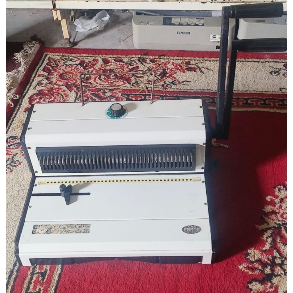 

mesin jilid spiral kawat 3:1