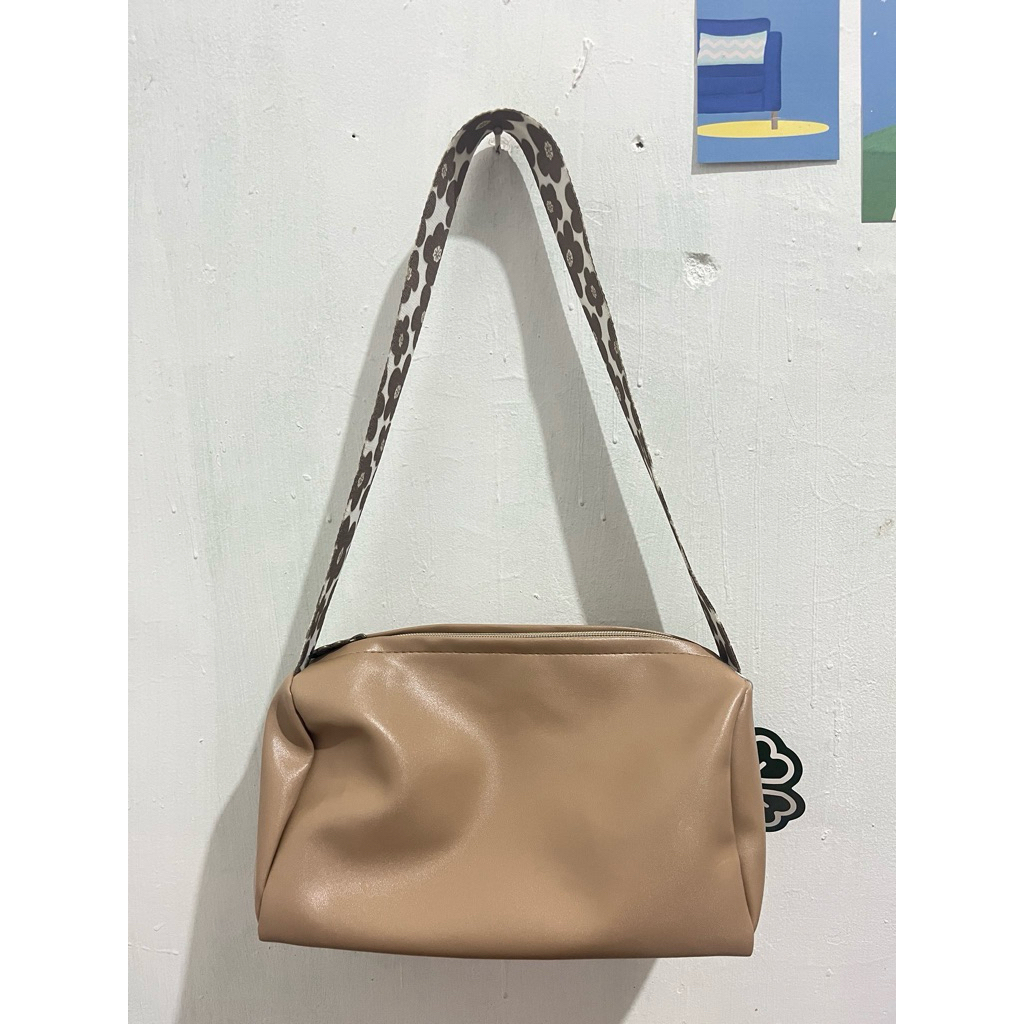 PRELOVED shoulder bag sovlo