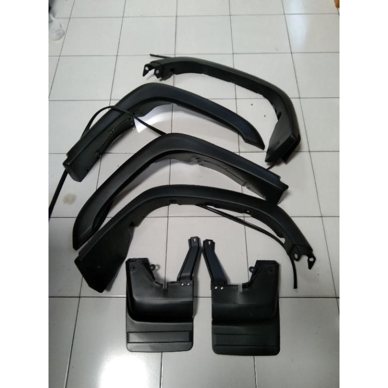 OVER FENDER KIJANG GRAND KIJANG SUPER TAHUN 1986 - 1996 mobil
