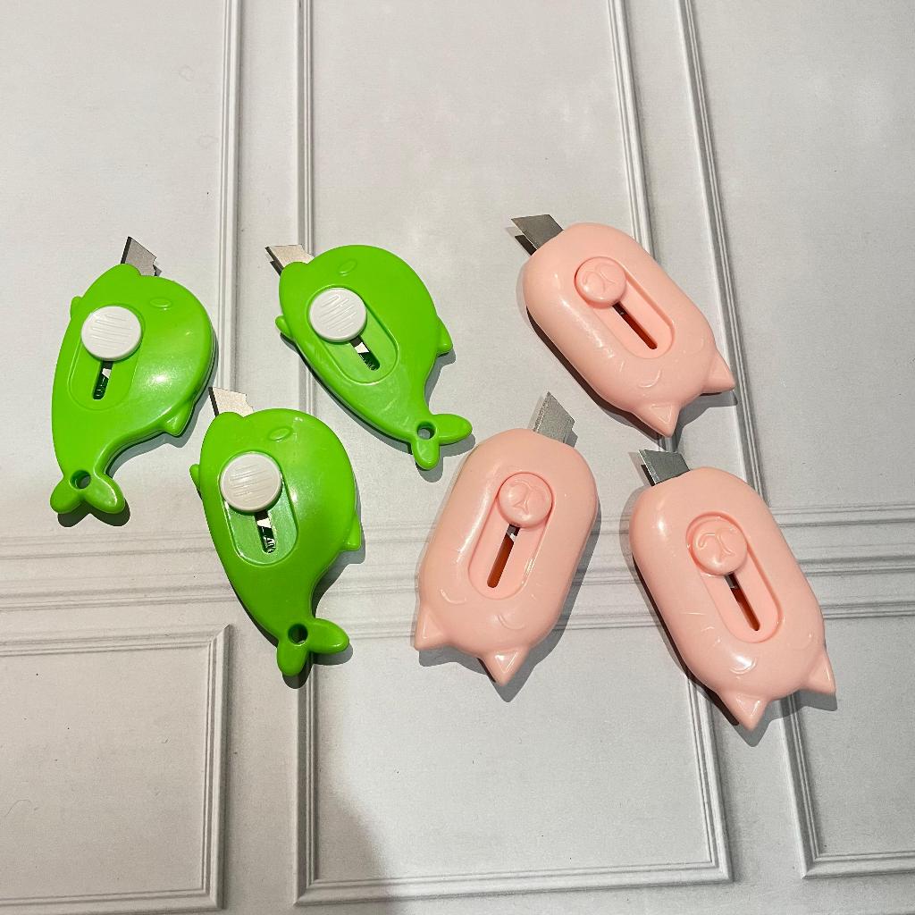 

Curter Pisau Lucu Warna Warni untuk buka paket (COD)