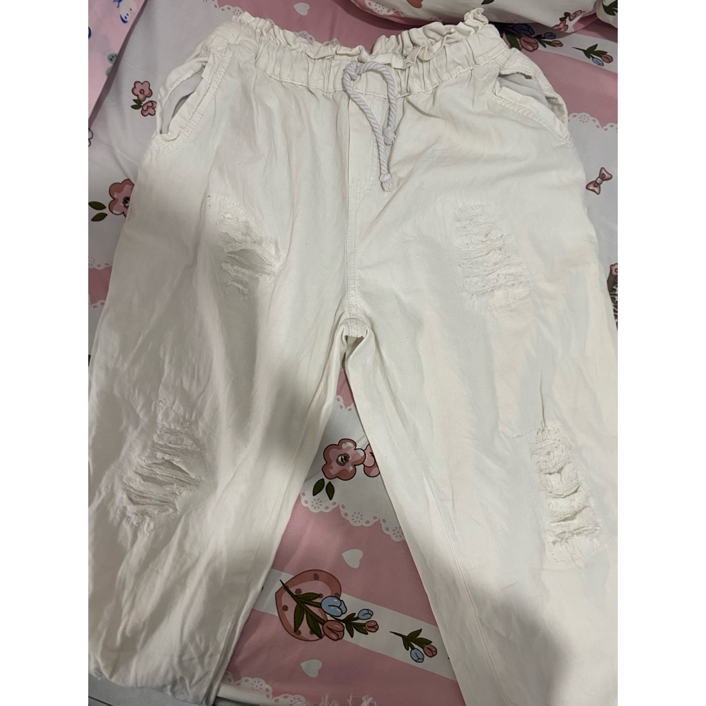 ripped putih preloved