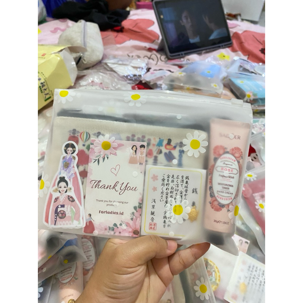 Gift Korea / Oleh Oleh Korea Selatan / Souvenir Korea