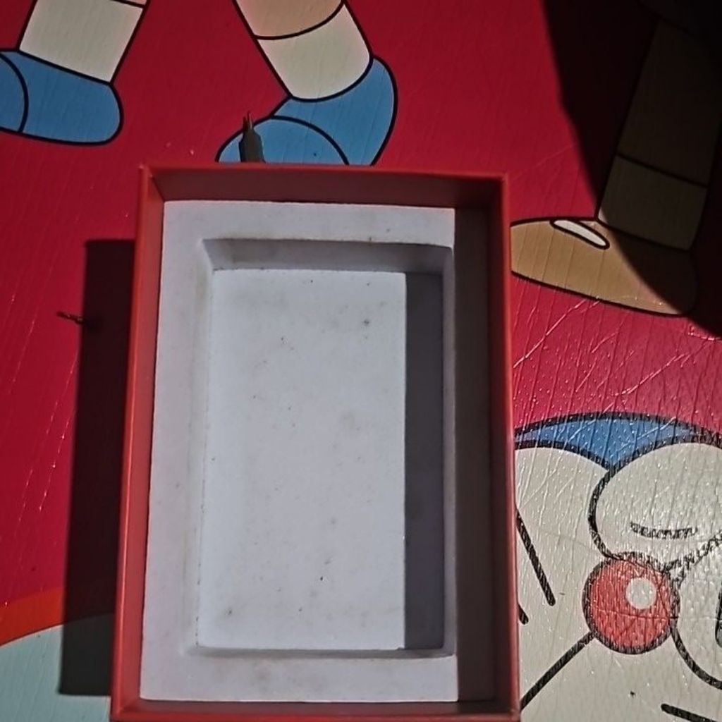 

tempat alat tulis merah putih kotak