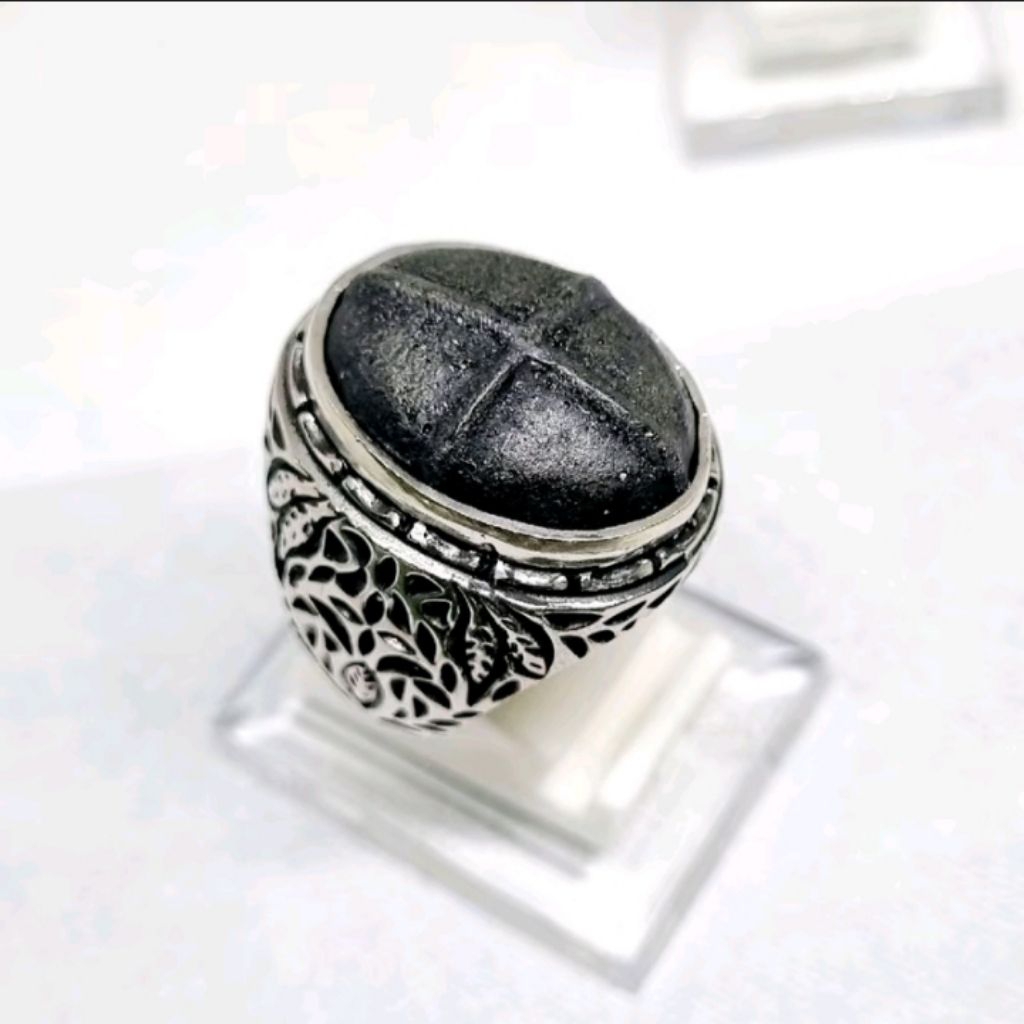 cincin batu badar besi tapak jalak