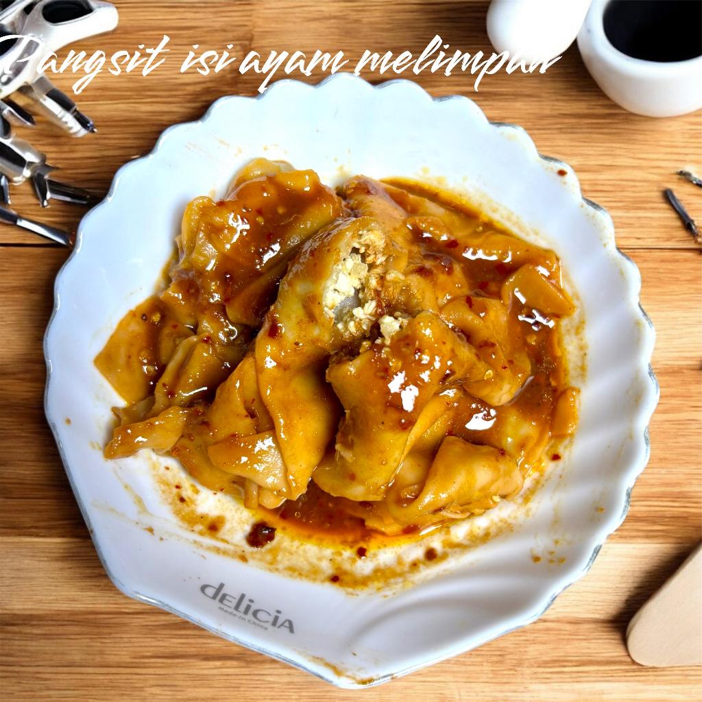 

pangsit kering isian ayam kuah pedas bumbu lekoh Misdaseum Dan C Oil