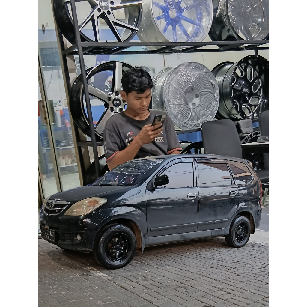 paket velg plus ban accelera 185 70 r14 untuk mobil avanza use velg hsr sty ring 14