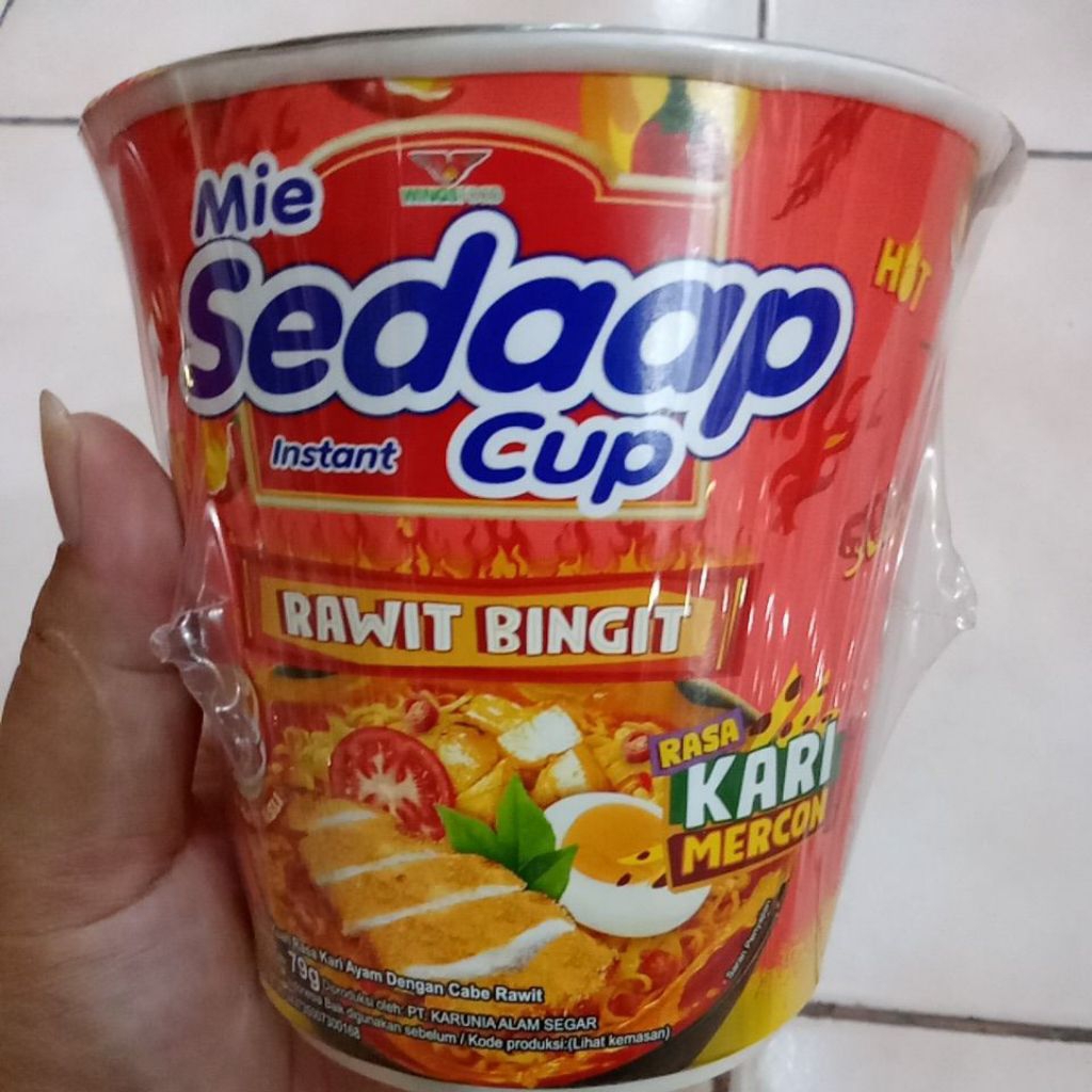 

Mie Sedaap Instan Cup Rasa Kari Mercon 79gr