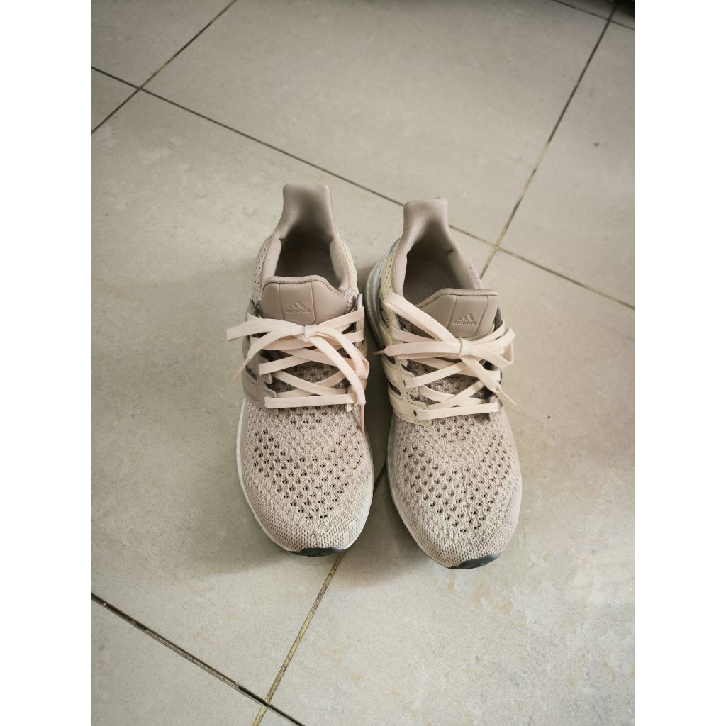 PRELOVED - Sepatu Adidas Ultraboost wanita ukuran 36