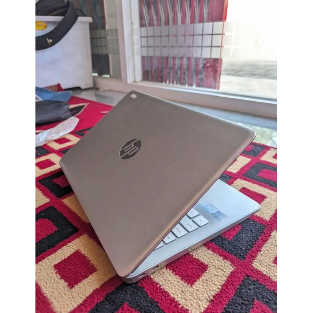 Leptop Hp 14s