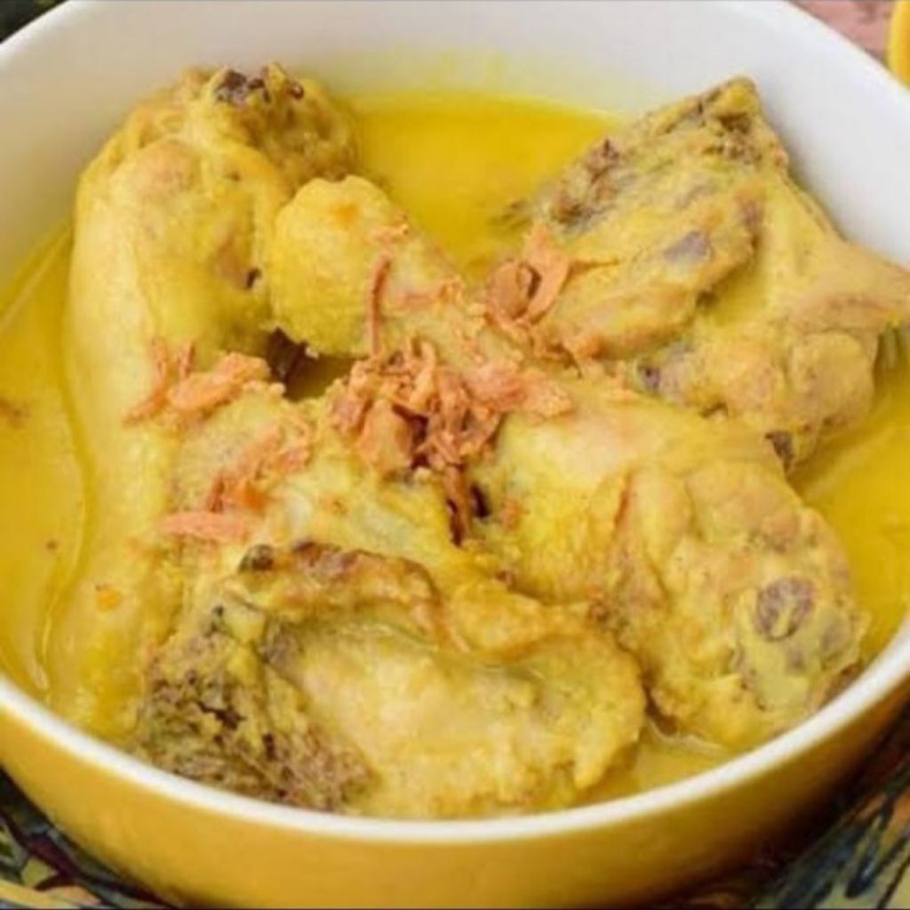 

Opor Ayam - Menu Catering/Katering Lauk Pauk Harian