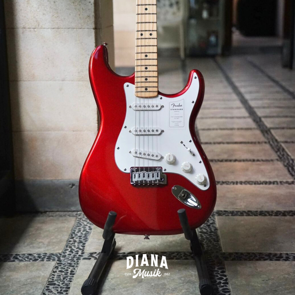 Gitar Elektrik Fender Standard Stratocaster w/White Pickguard, Maple FB, Candy Cola, Made in Indones