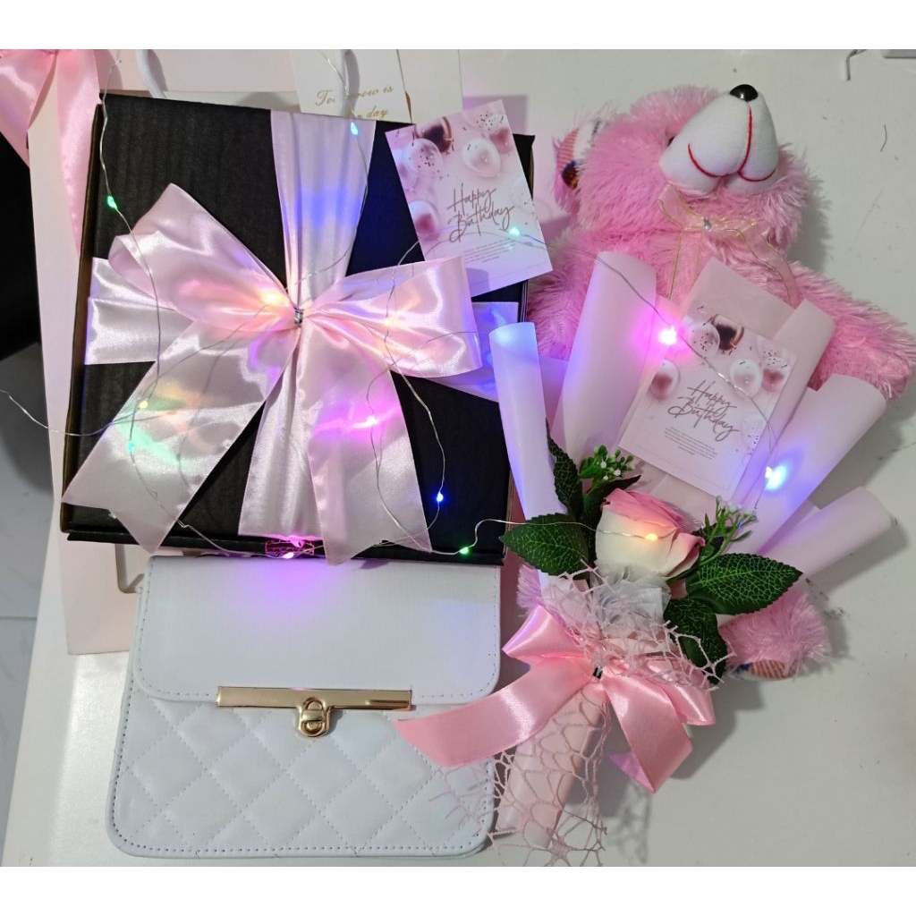 

KADO ULTAH / KADO VALENTINE / KADO GURU / HAMPERS / KADO ANNIVERSARY / BONEKA / BUKET / BUNGA / GIFT CEWE