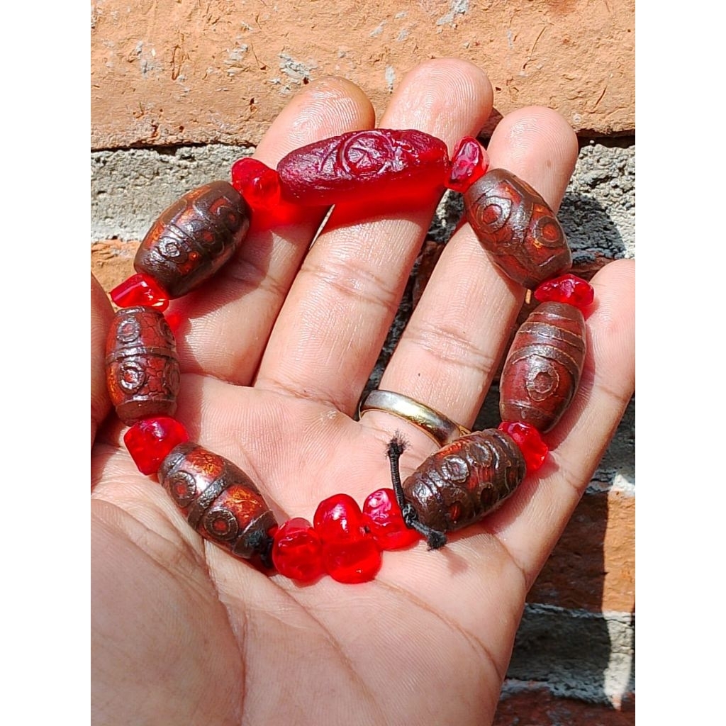 Gelang Batu Kuno Dzi yang dipercaya membawa keberuntungan sangat kuat  asuhan dan pesona samgat kuat