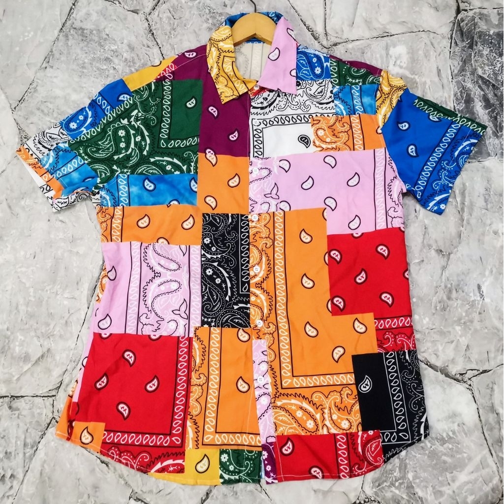 SHEIN Original Paisley Pattern Short Sleeve Shirts