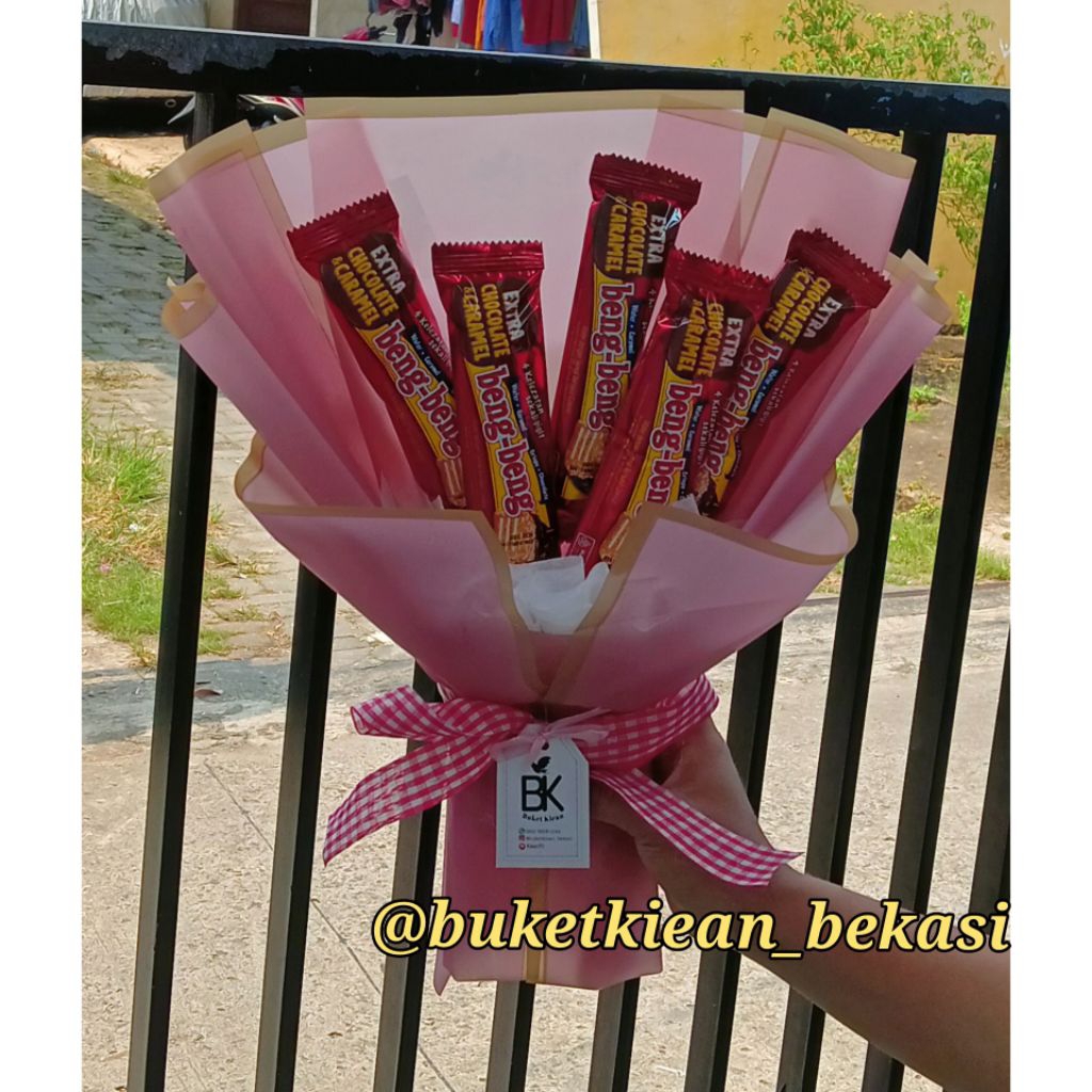 

buket beng beng / buket Snack/ Buket wisuda TK/ buket ulang tahun/ buket simple/ buket mini