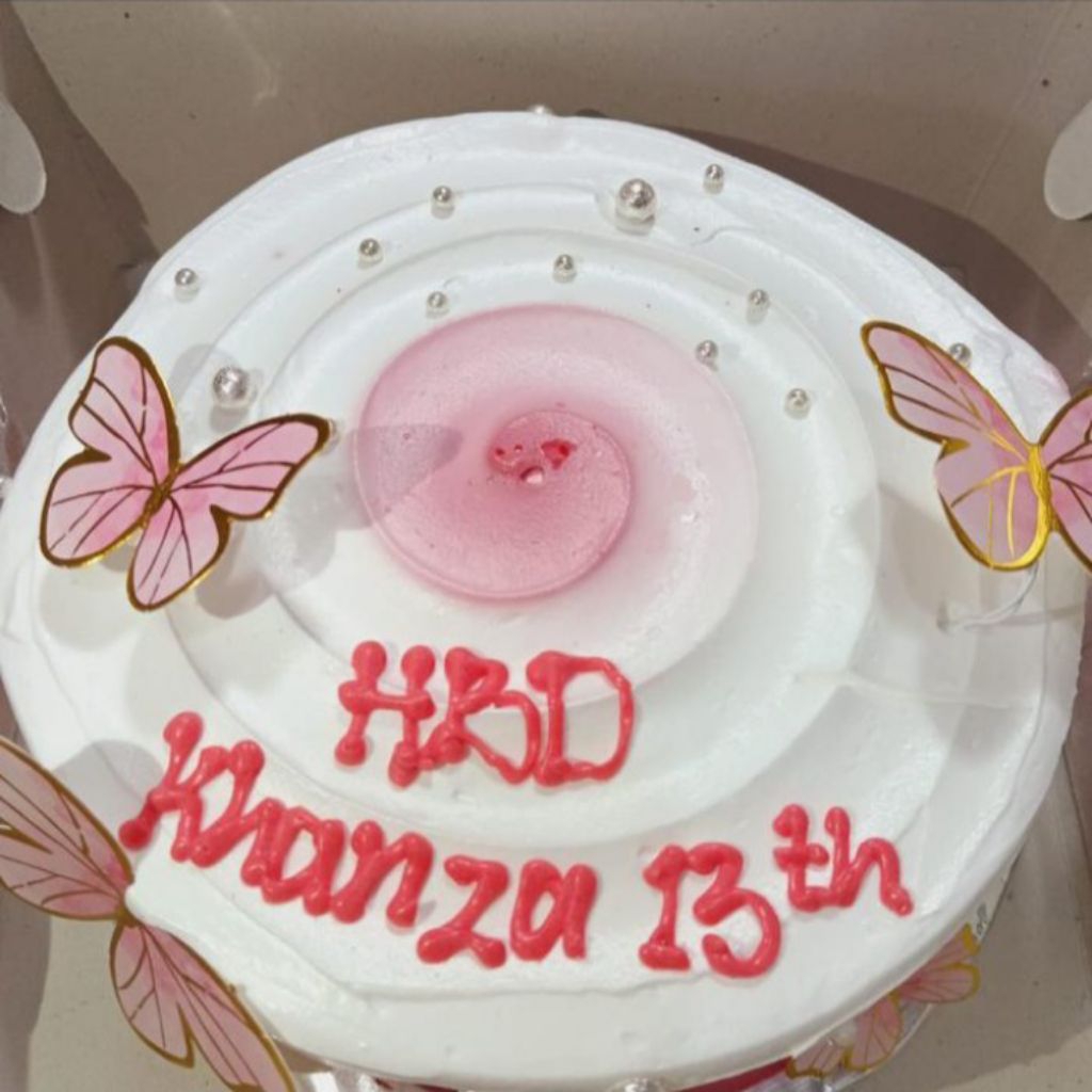

Korean Strawberry Cake Butterfly Blackforest Birthday Cake - Kue Ulang Tahun